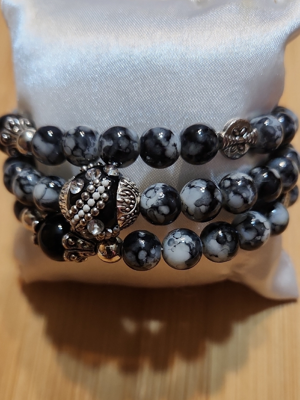 Hand Crafted Bracelet Memory Wire Wrap Coil Gray Black Silver Fits Most